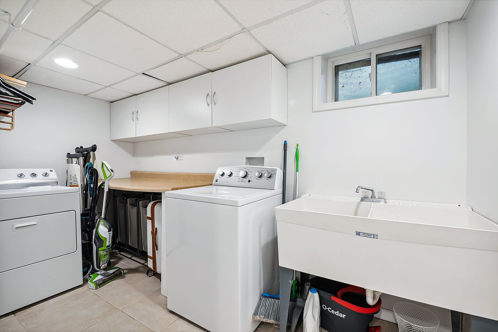 1 Camberley Court, Hinsdale, IL 60521