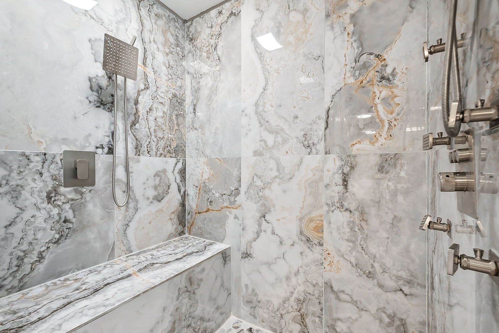 1 Camberley Court, Hinsdale, IL 60521