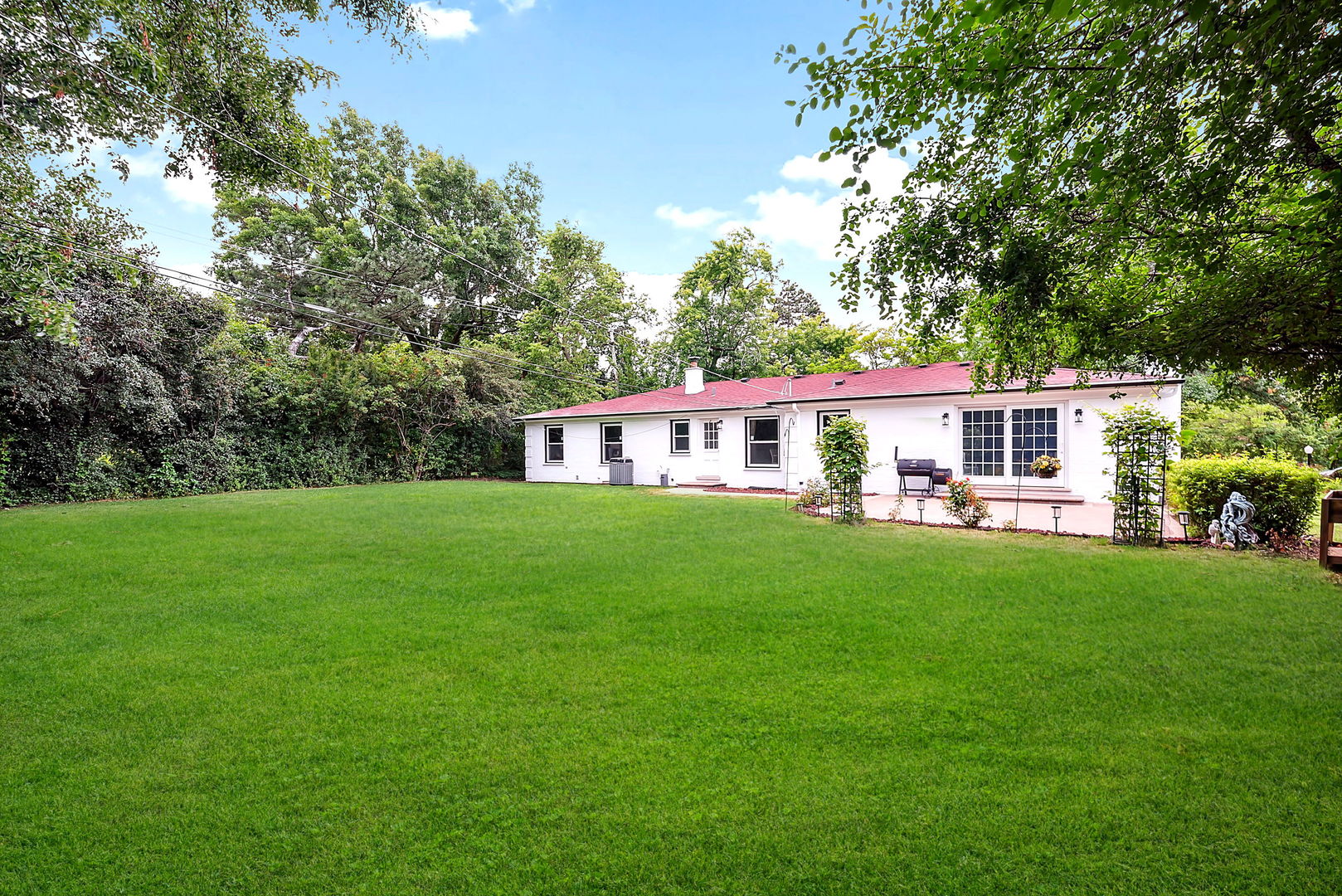 1 Camberley Court, Hinsdale, IL 60521