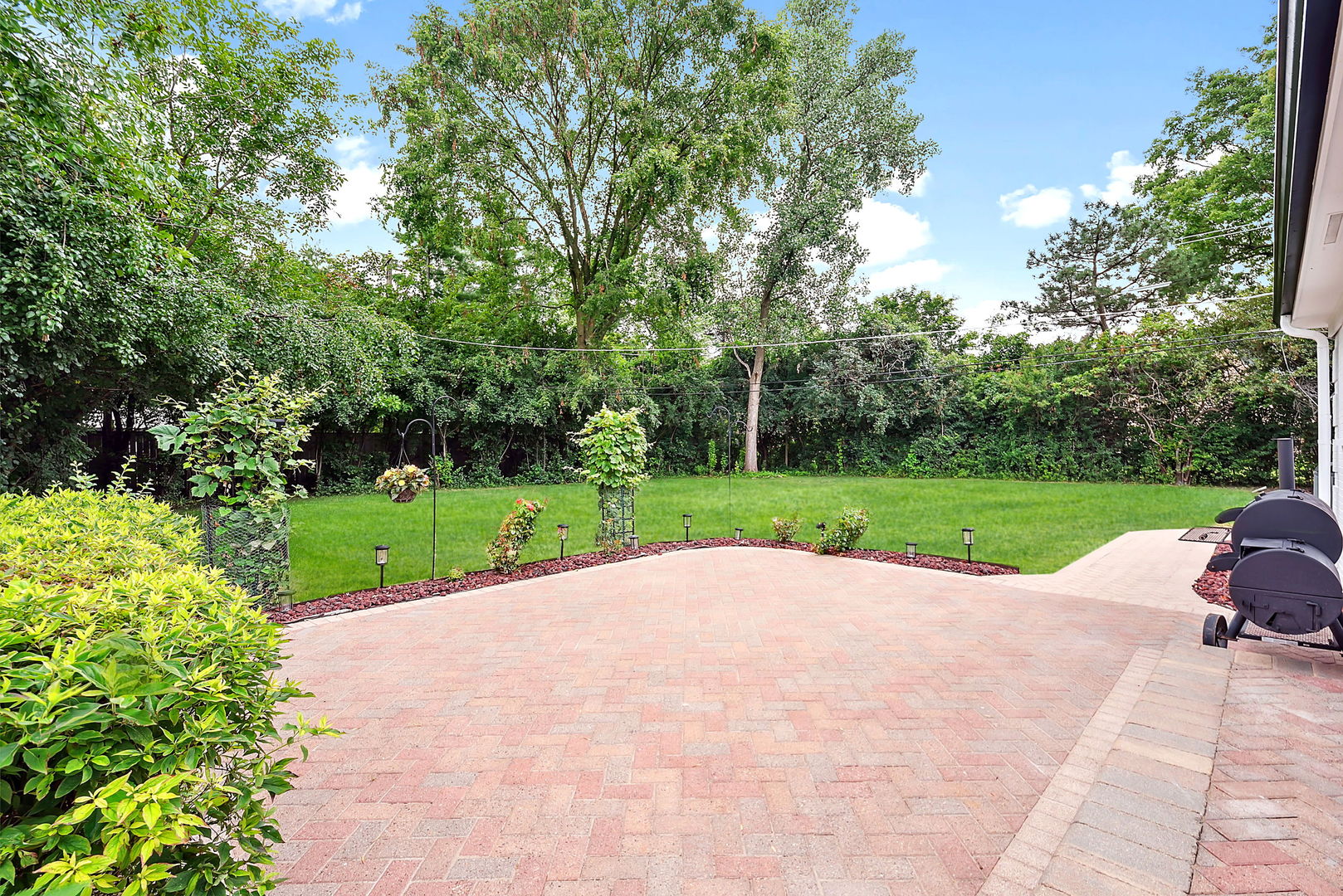 1 Camberley Court, Hinsdale, IL 60521