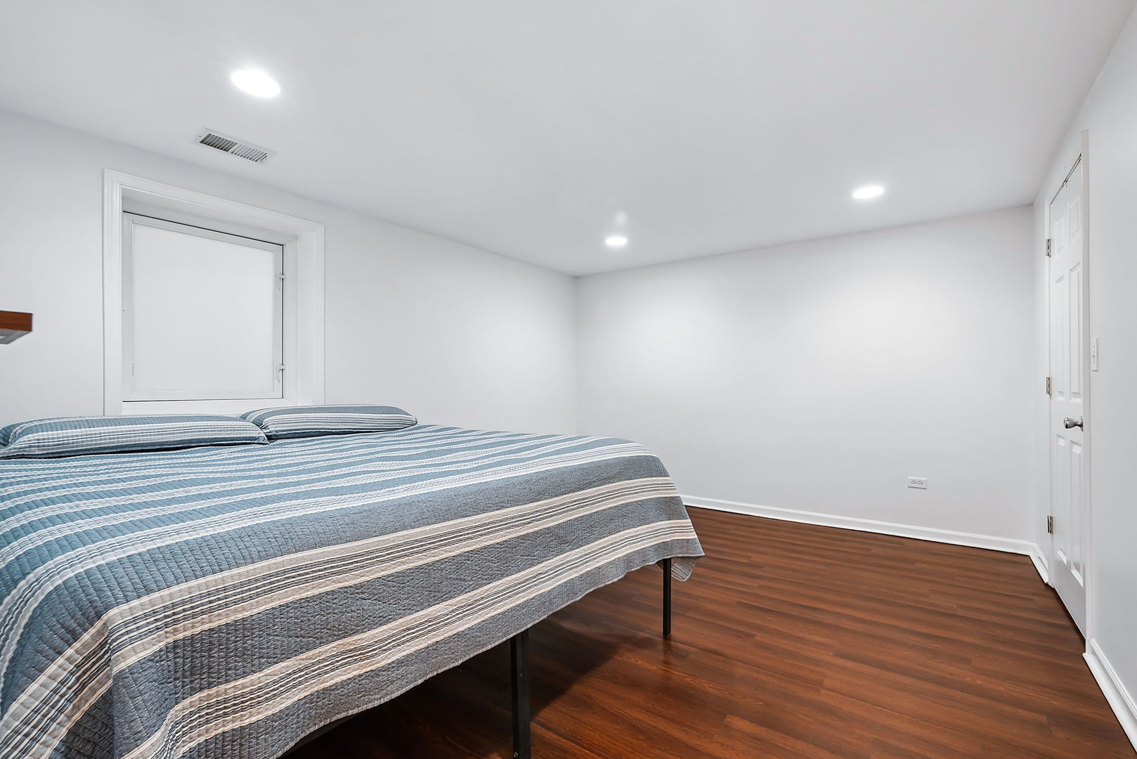 1 Camberley Court, Hinsdale, IL 60521