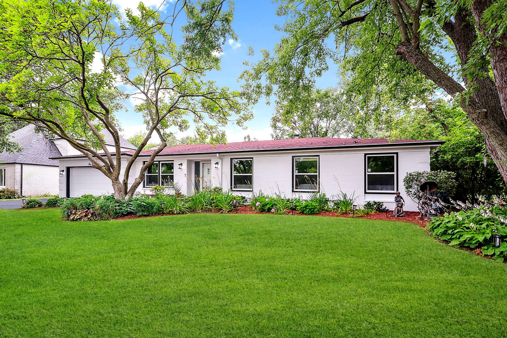 1 Camberley Court, Hinsdale, IL 60521