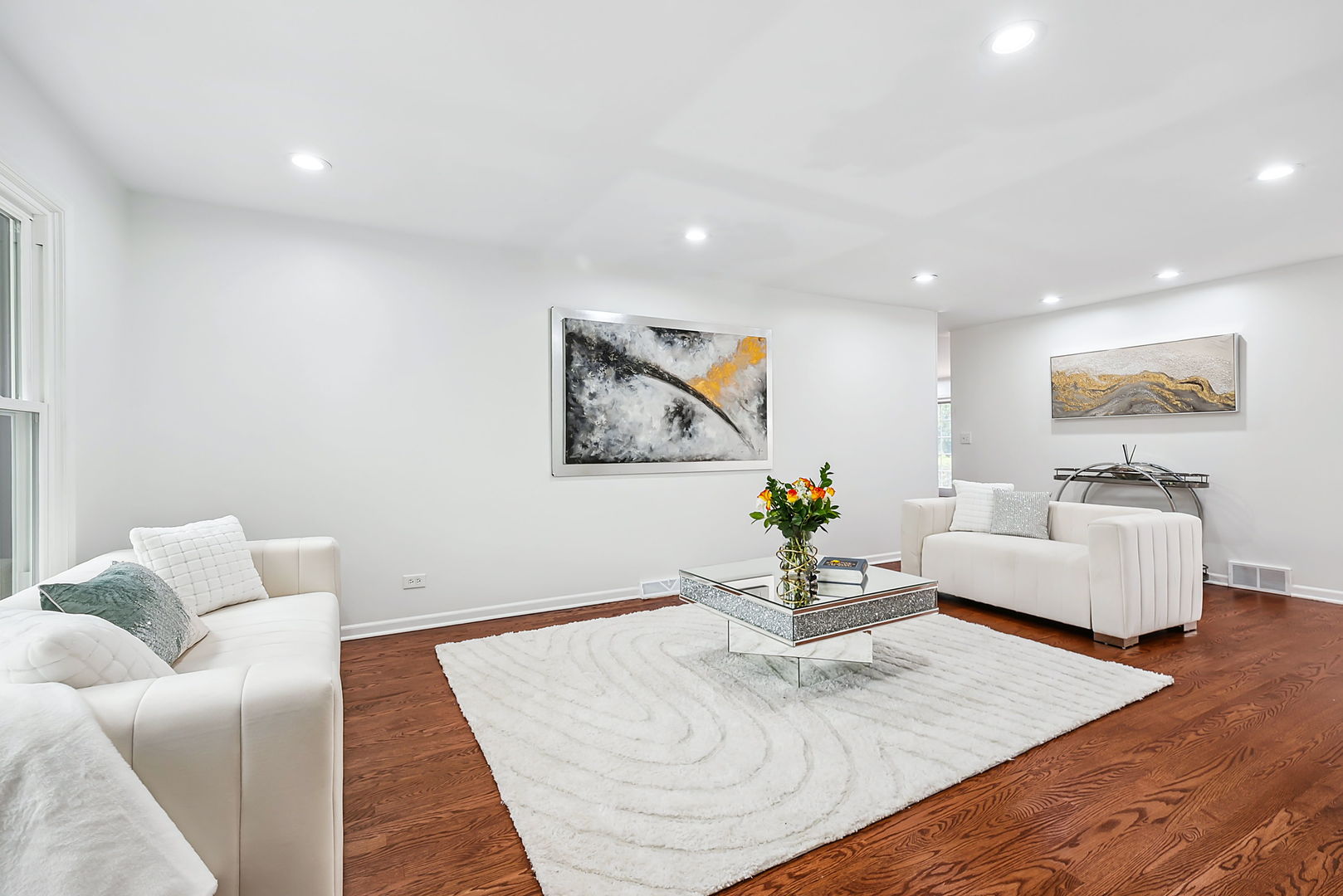 1 Camberley Court, Hinsdale, IL 60521