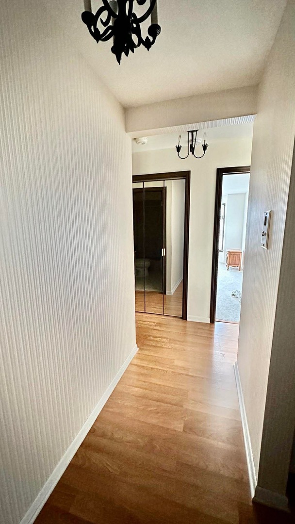 2500 Windsor Mall #2D, Park Ridge, IL 60068