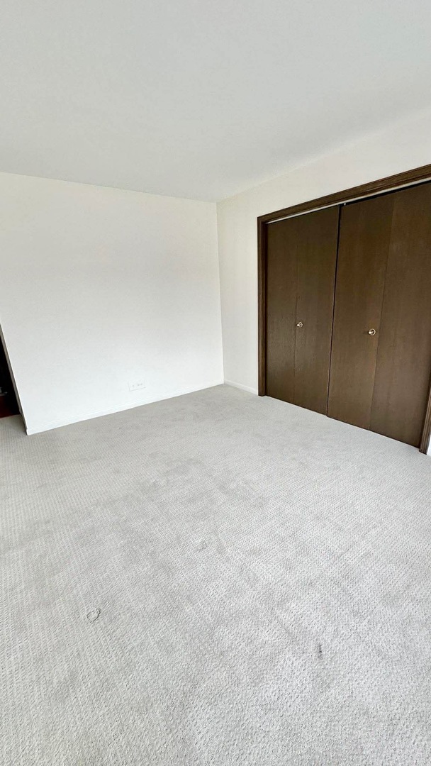 2500 Windsor Mall #2D, Park Ridge, IL 60068