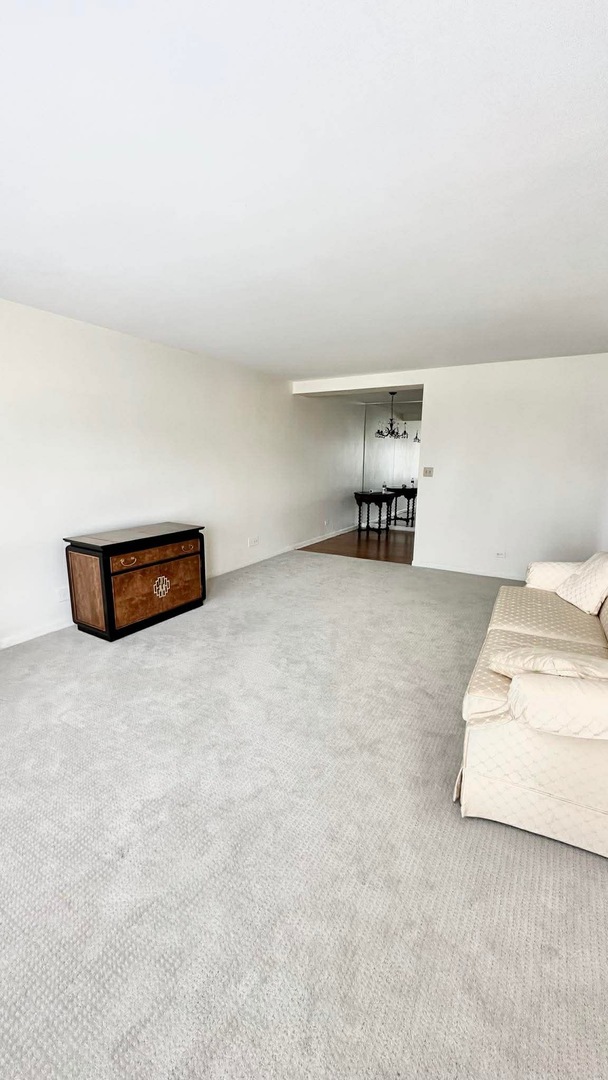 2500 Windsor Mall #2D, Park Ridge, IL 60068