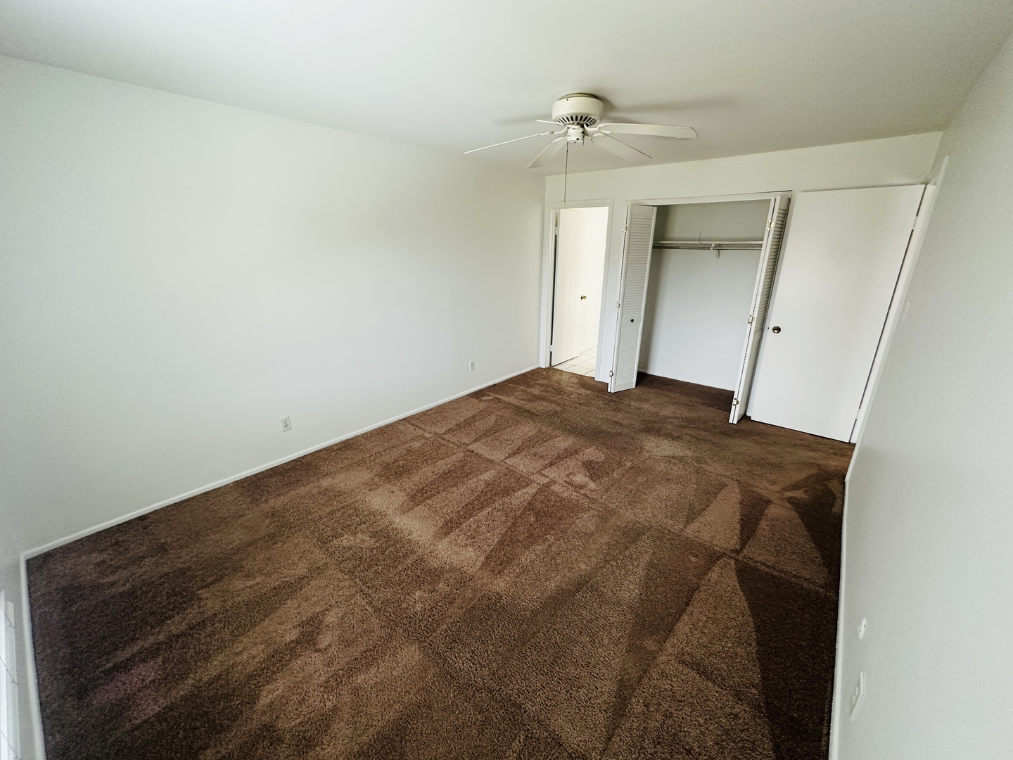 803 Brook Drive #5, Streamwood, IL 60107