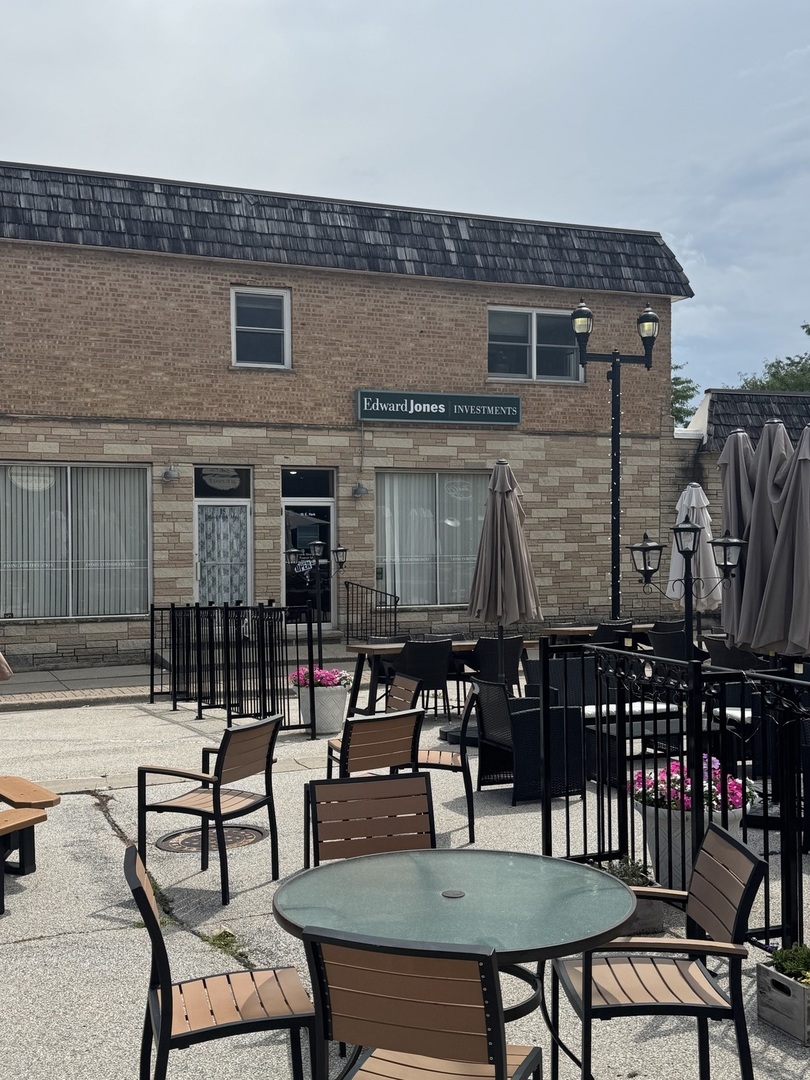 17 E Park Street #1, Mundelein, IL 60060