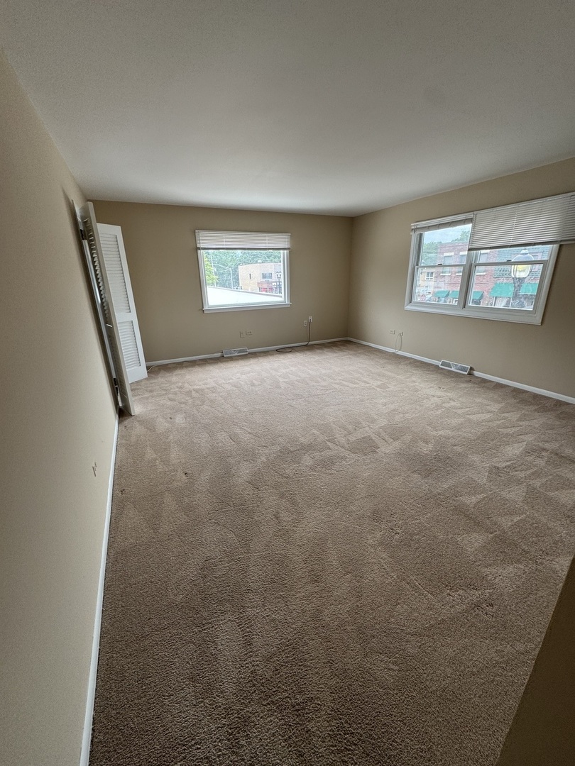 17 E Park Street #1, Mundelein, IL 60060