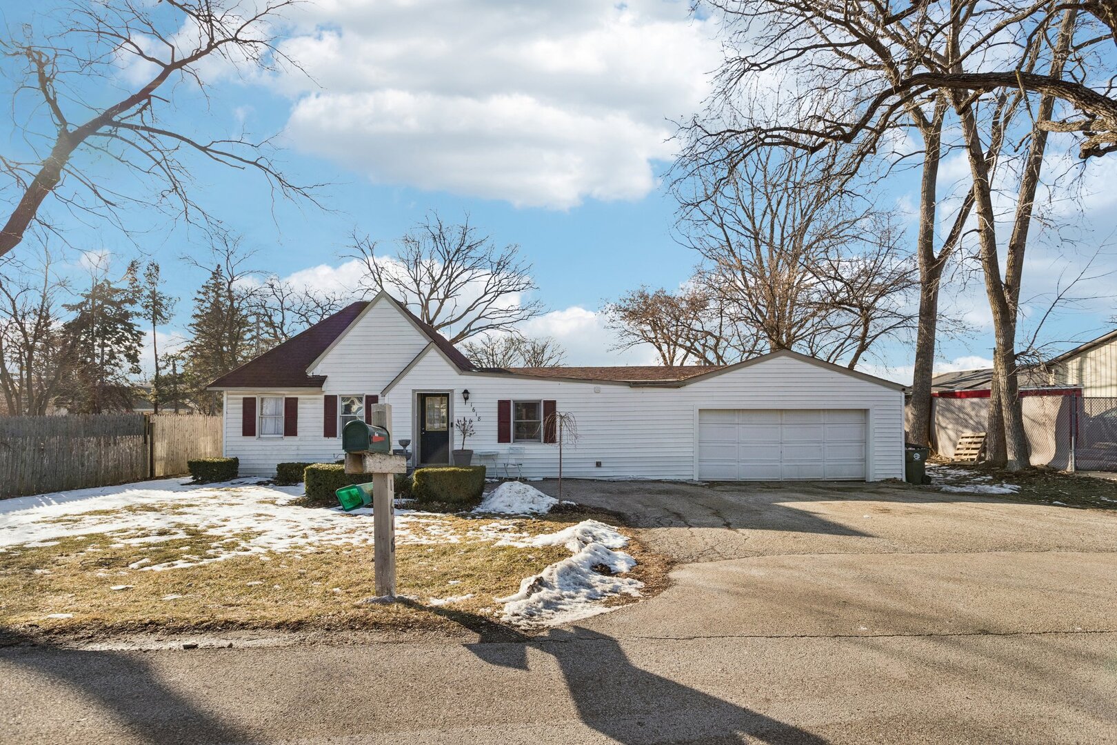 1618 Round Lake Drive, Round Lake Beach, IL 60073
