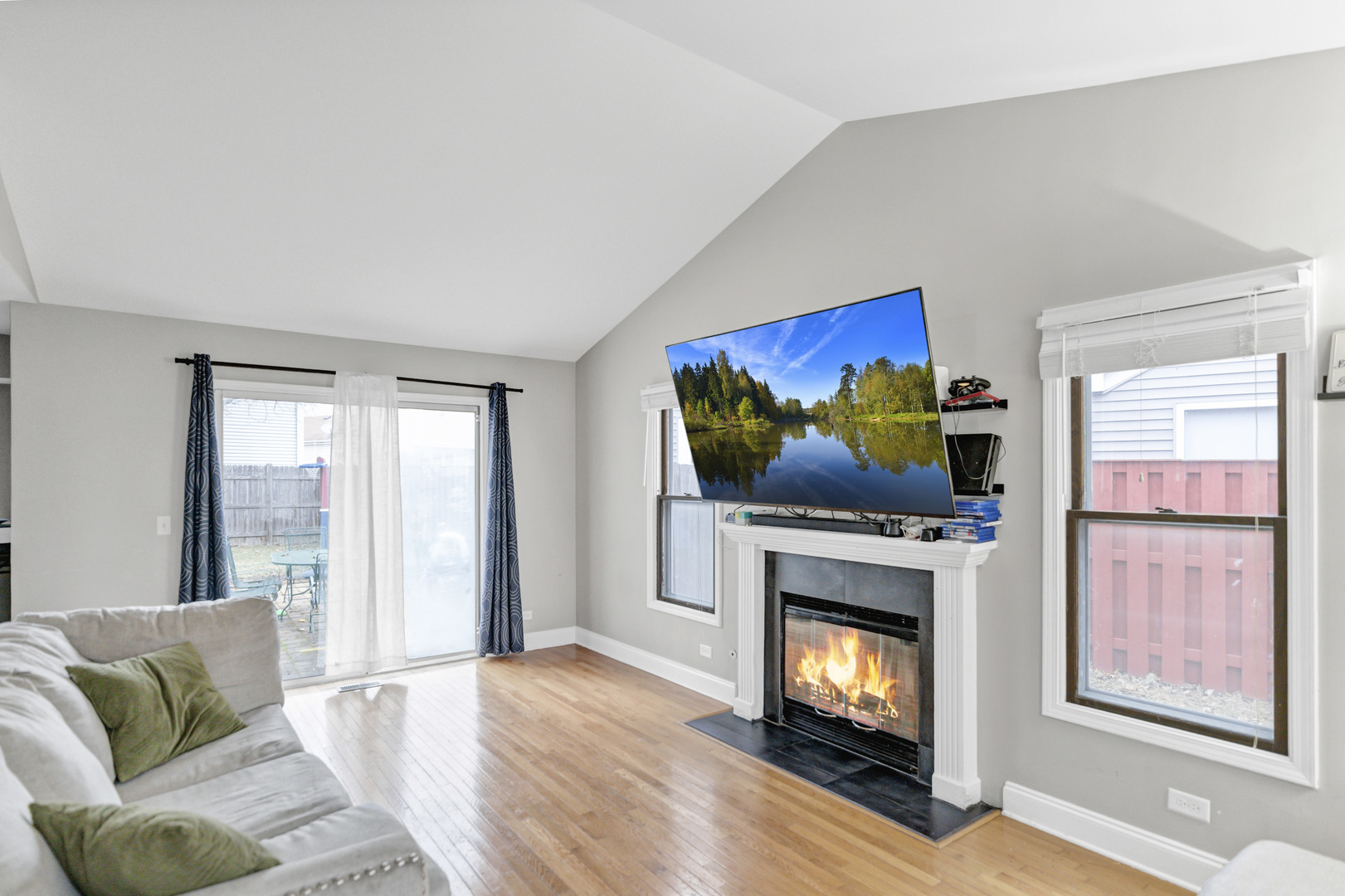 62 Washington Avenue, Streamwood, IL 60107