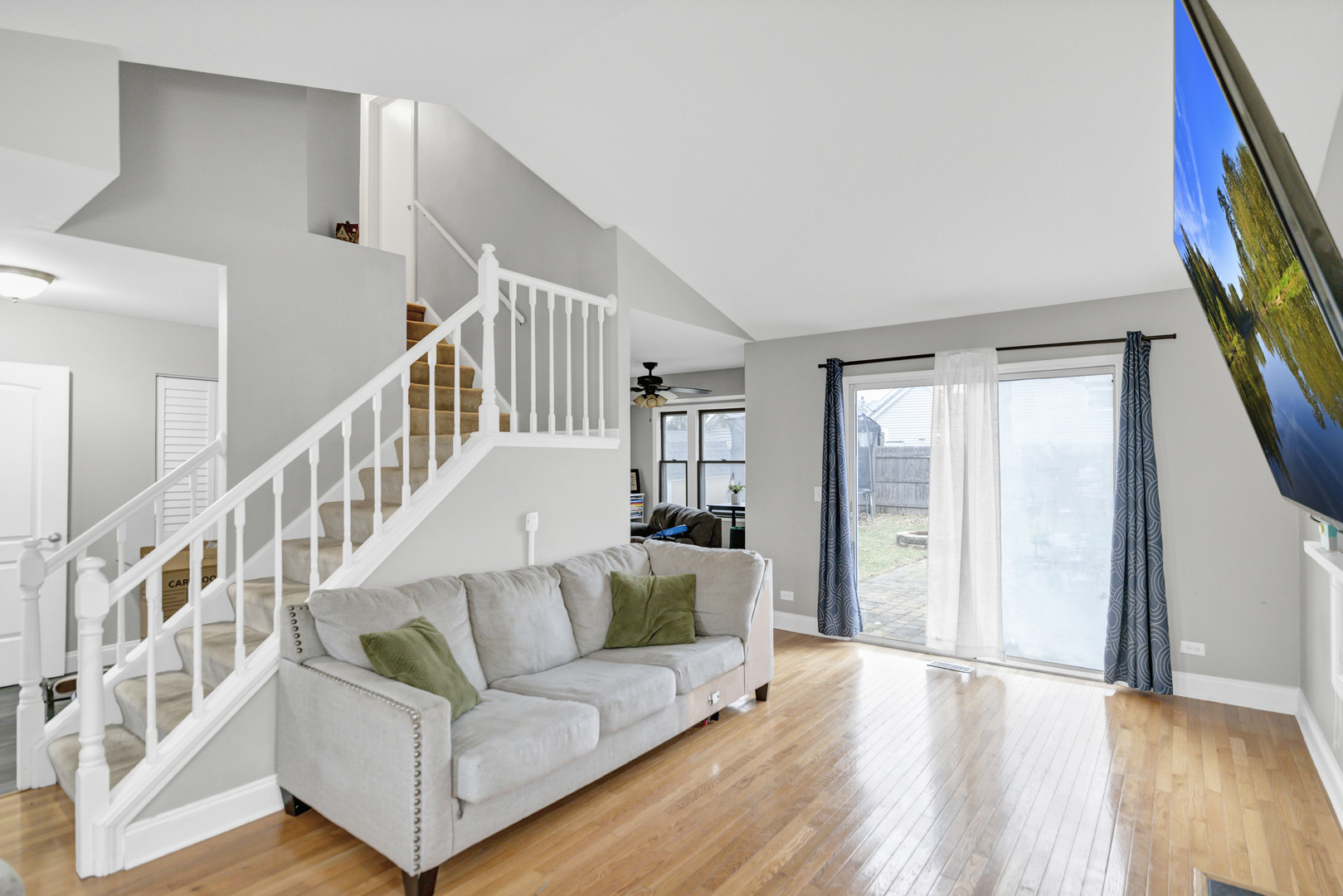 62 Washington Avenue, Streamwood, IL 60107