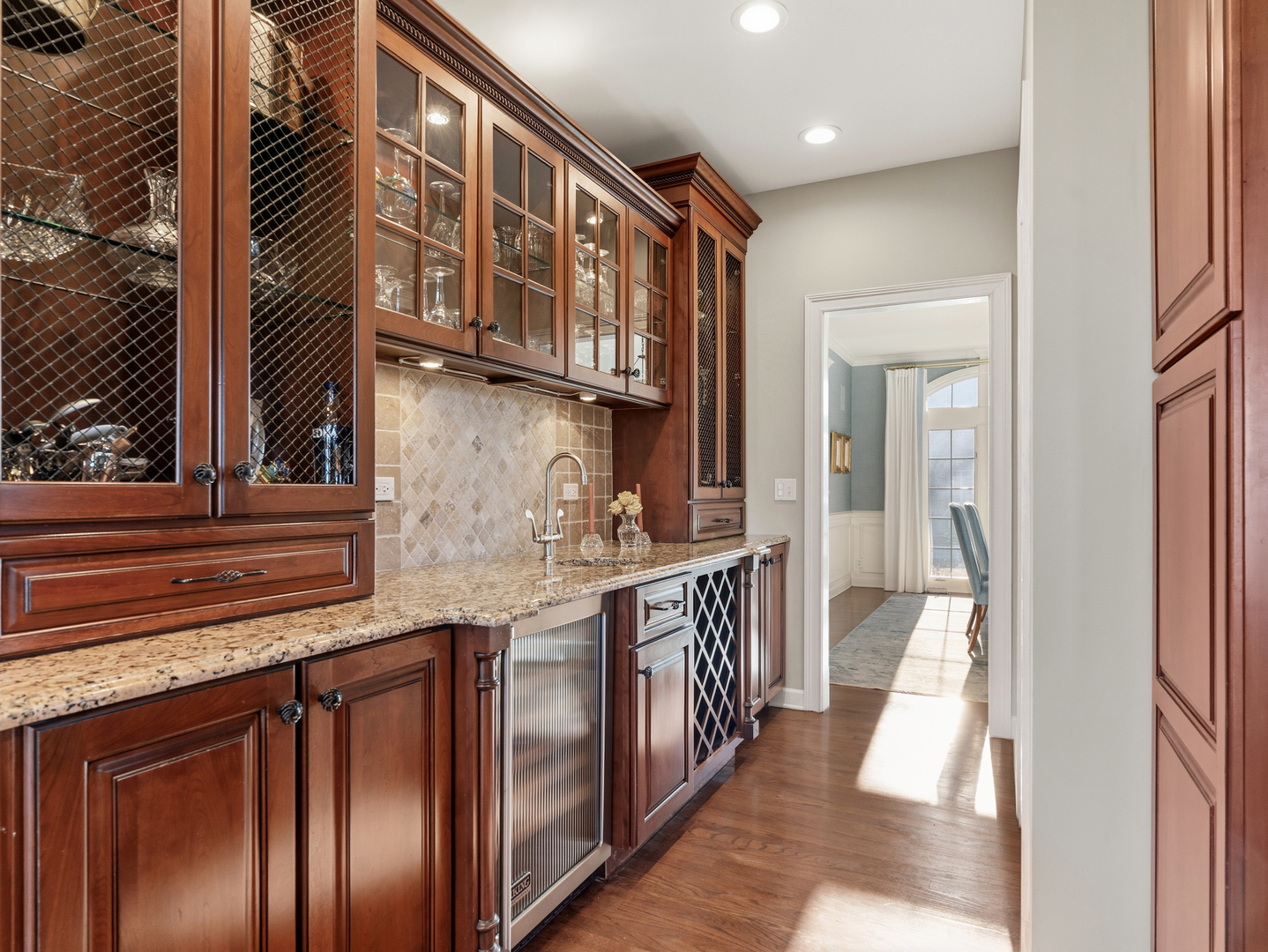 2363 Fawn Lake Circle, Naperville, IL 60564