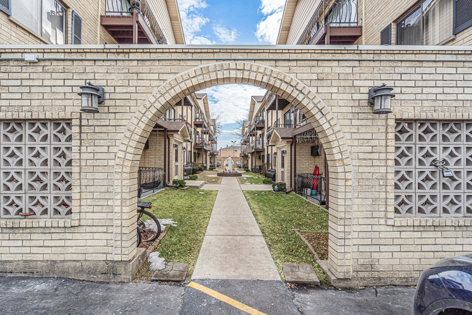 7224 W Wrightwood Avenue #206, Elmwood Park, IL 60707