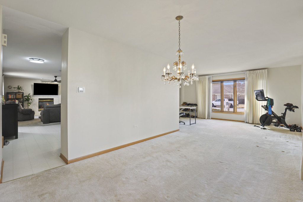 11405 Foxwoods Drive, Oak Lawn, IL 60453