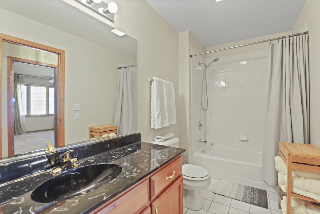 11405 Foxwoods Drive, Oak Lawn, IL 60453