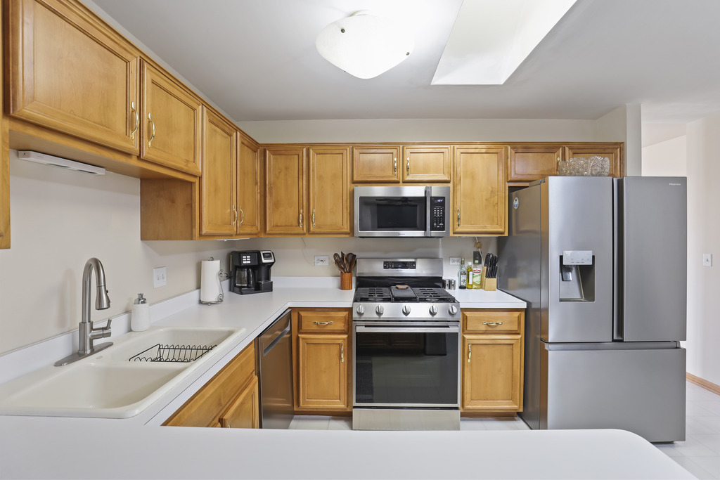 11405 Foxwoods Drive, Oak Lawn, IL 60453