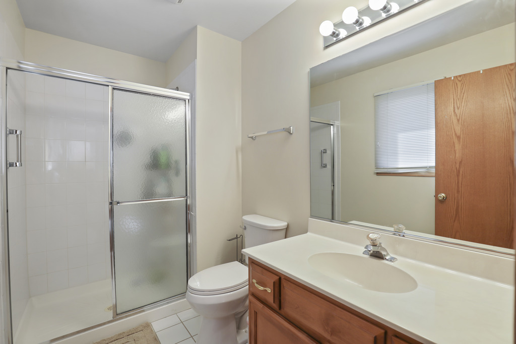 11405 Foxwoods Drive, Oak Lawn, IL 60453