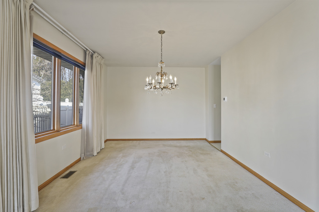 11405 Foxwoods Drive, Oak Lawn, IL 60453