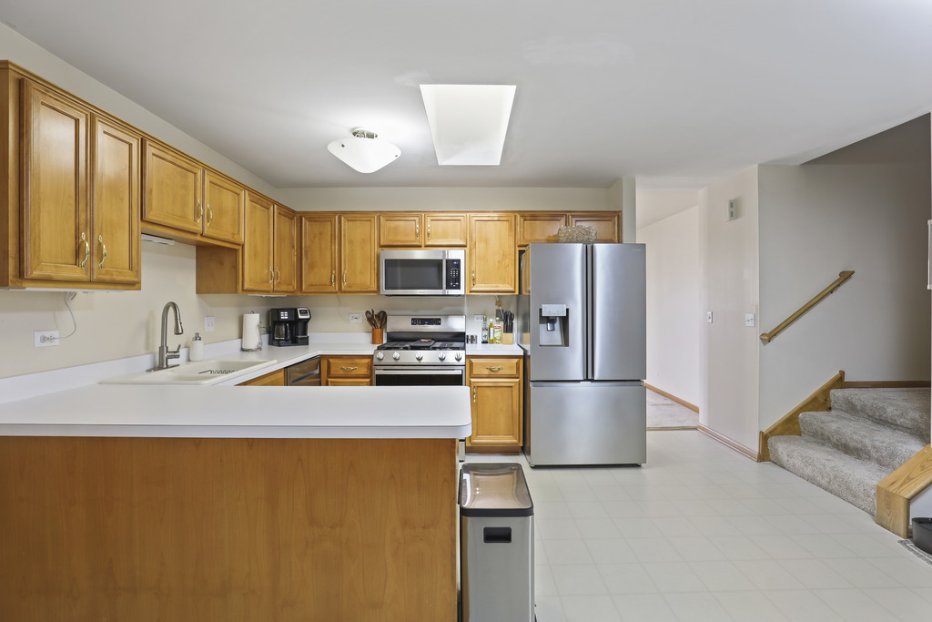 11405 Foxwoods Drive, Oak Lawn, IL 60453