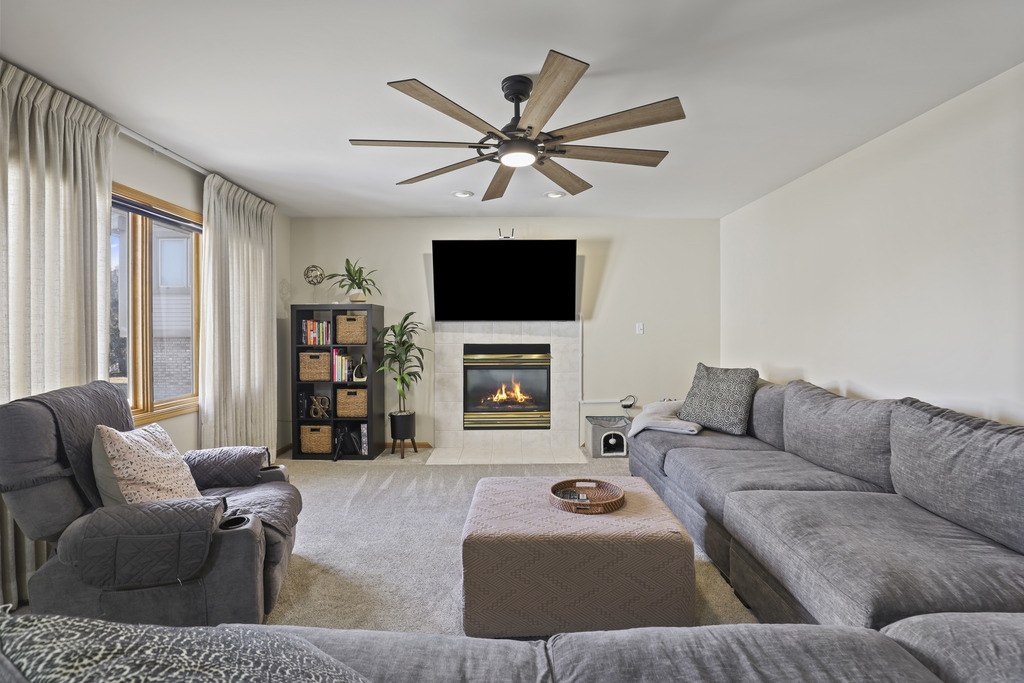 11405 Foxwoods Drive, Oak Lawn, IL 60453