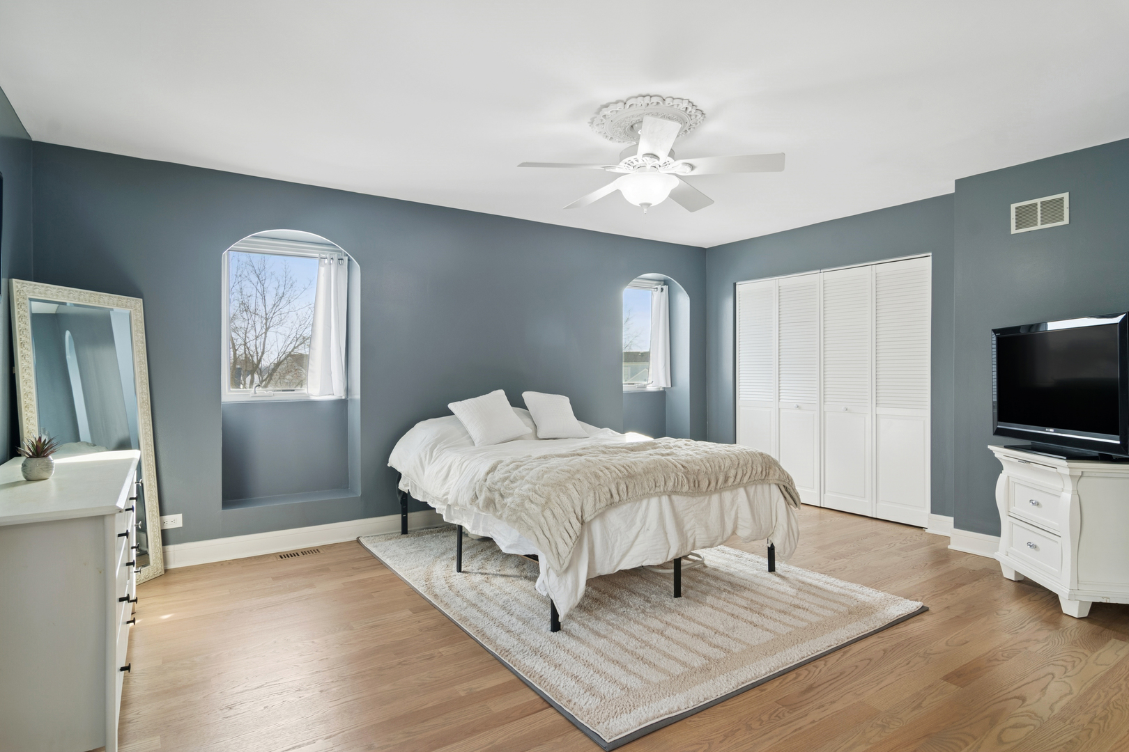 1318 Gail Drive, Buffalo Grove, IL 60089