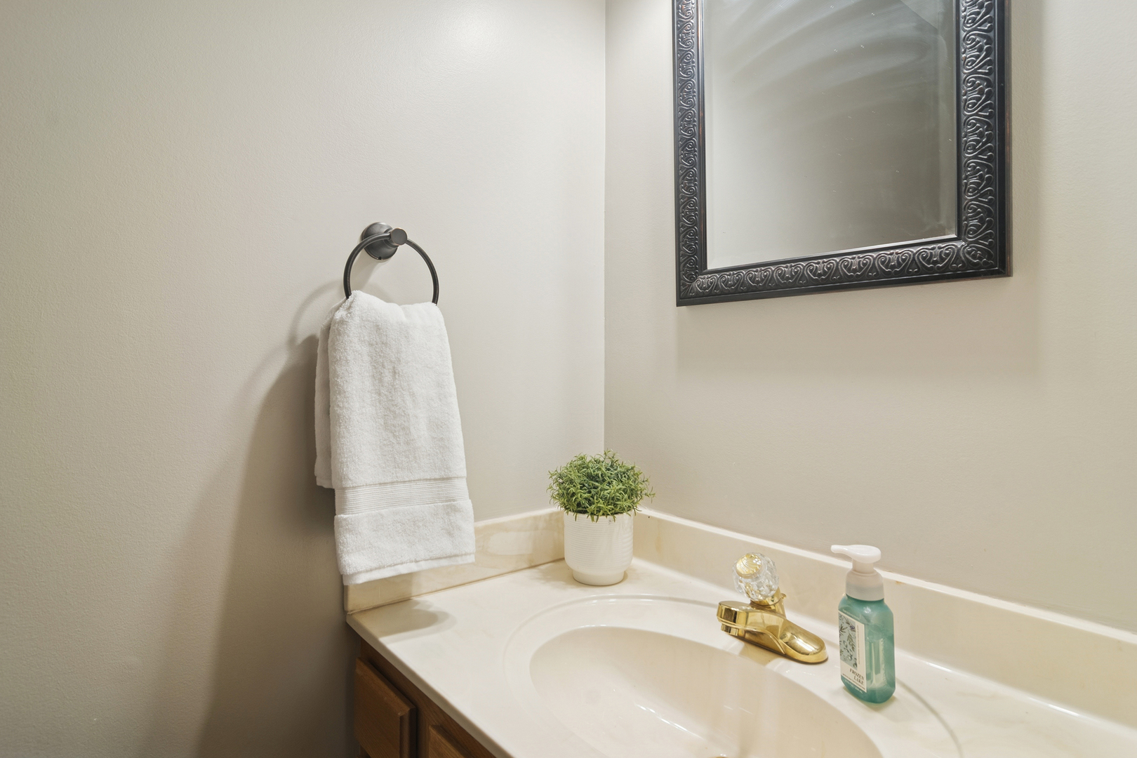 1506 N Saint Marks Place, Palatine, IL 60067