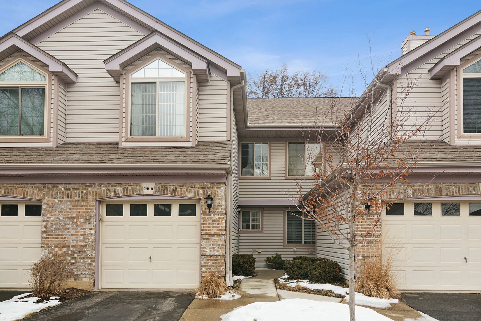 1506 N Saint Marks Place, Palatine, IL 60067