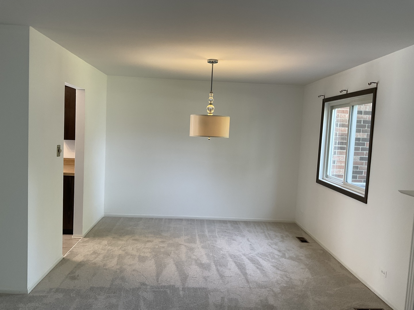 1129 Rhodes Court, Wheaton, IL 60189