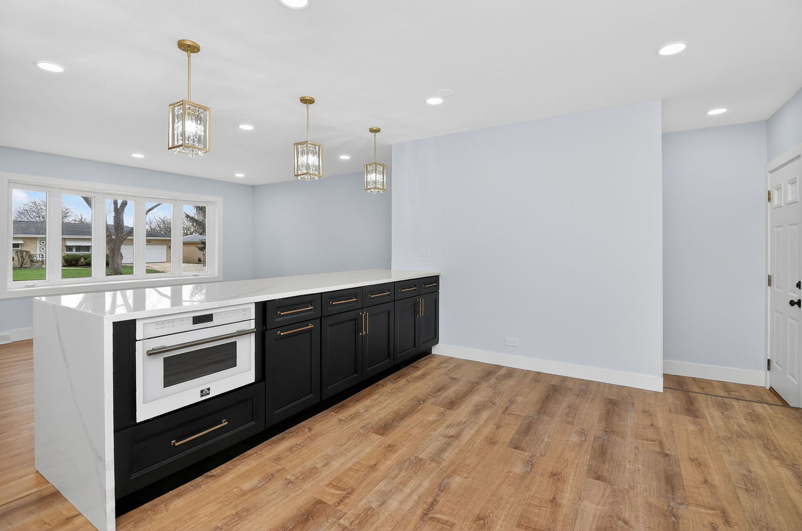 970 N Fischer Drive, Addison, IL 60101