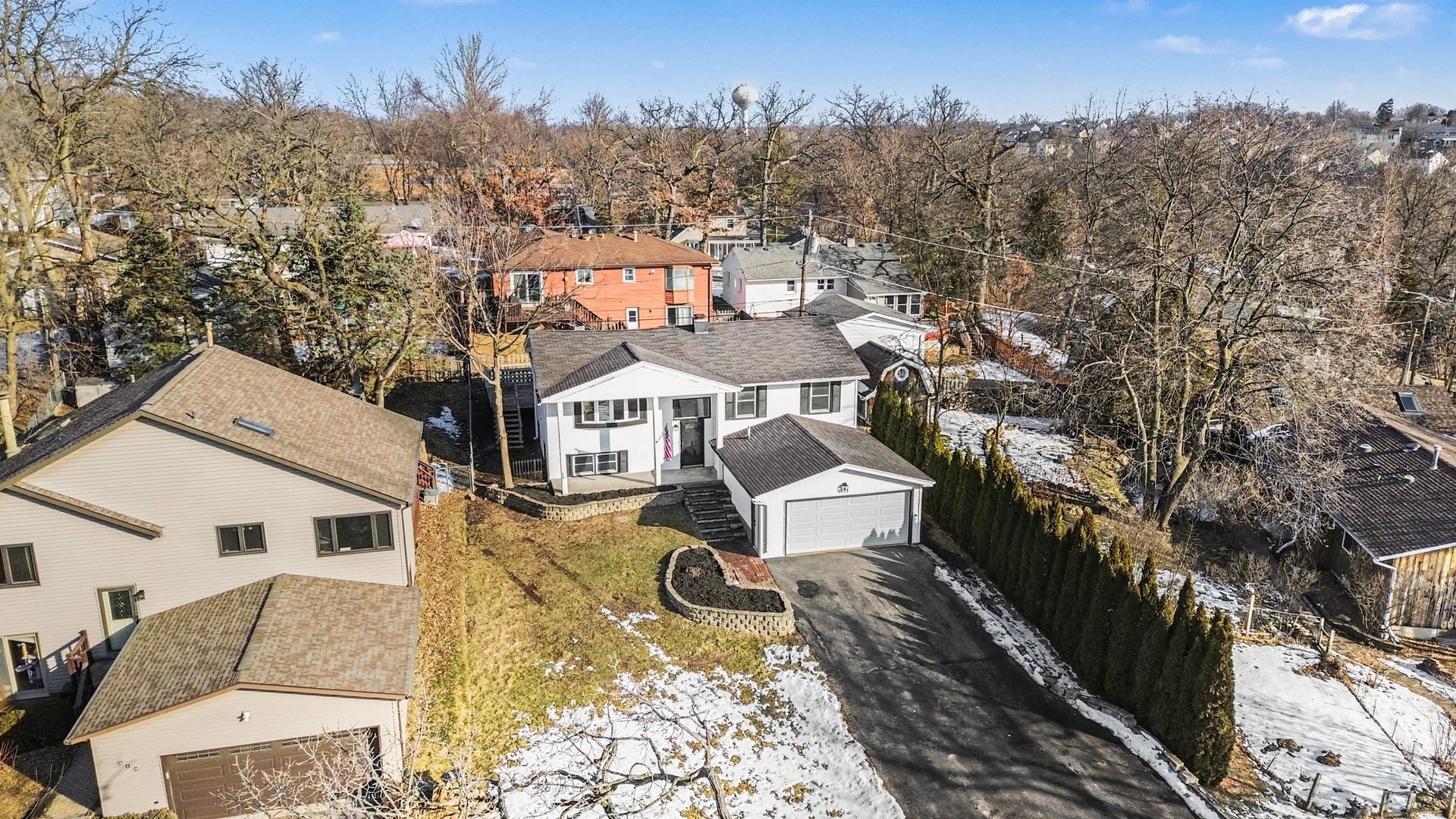 521 Pawnee Drive, Lake In The Hills, IL 60156