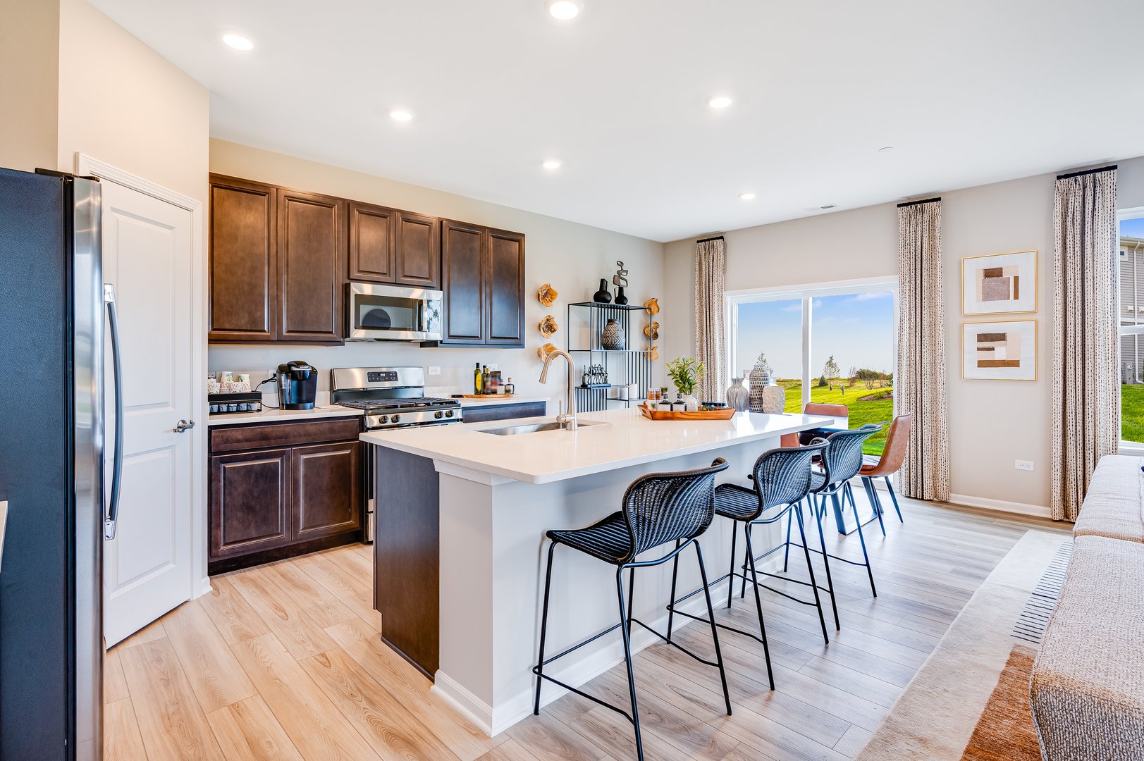 801 Lindsay Lane, West Dundee, IL 60118