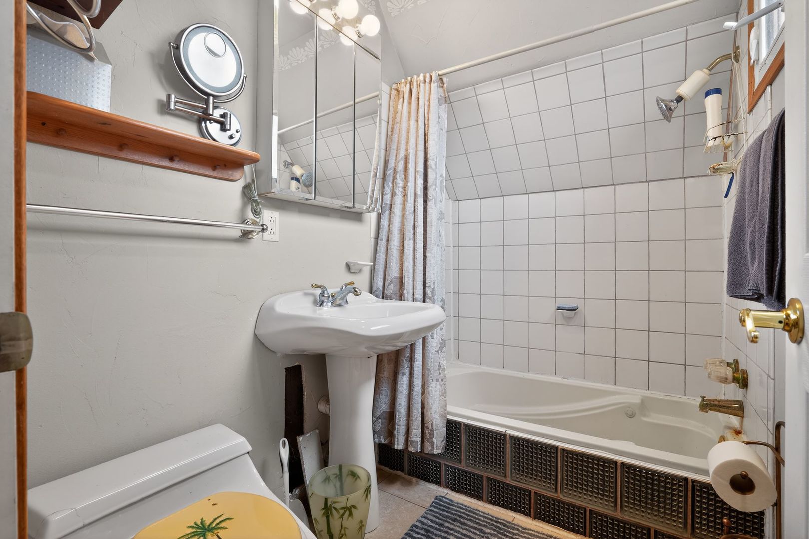 35828 N Marine Drive, Fox Lake, IL 60020