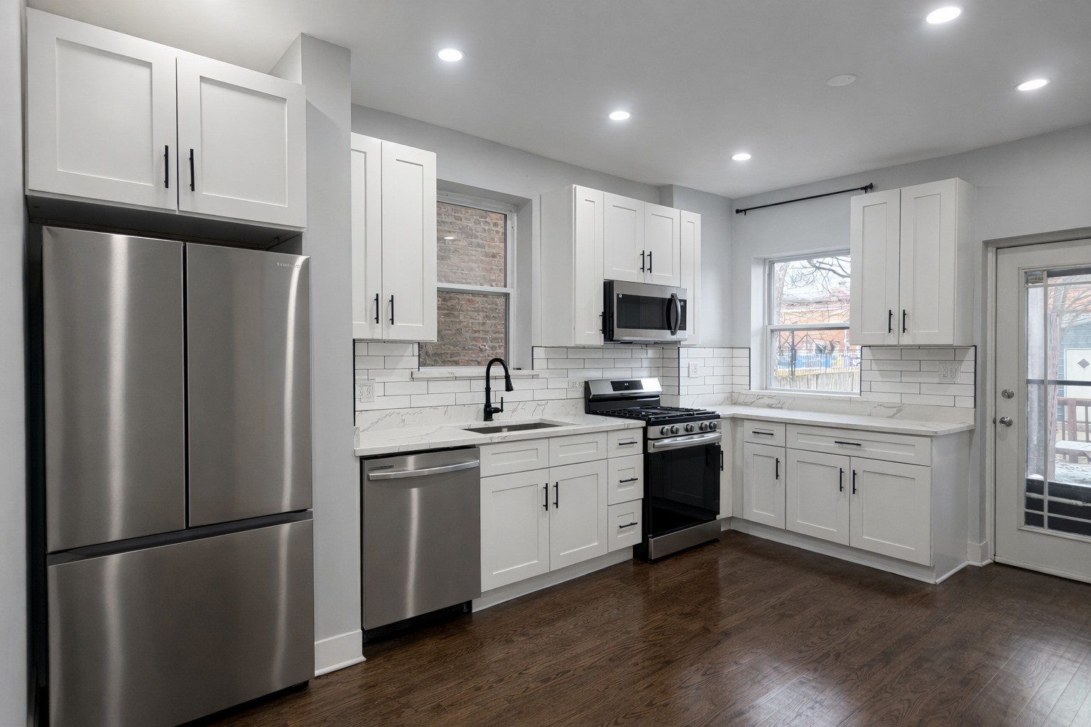 4937 S Prairie Avenue, Chicago, IL 60615