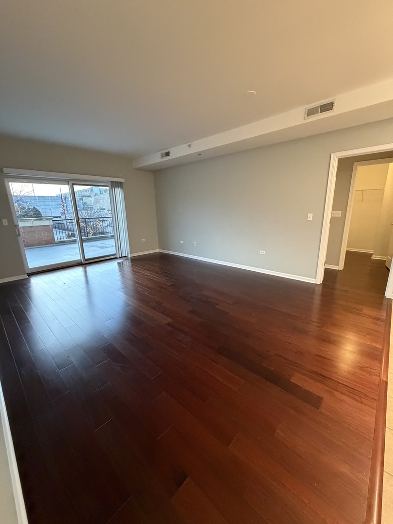 135 S York Street #228, Elmhurst, IL 60126