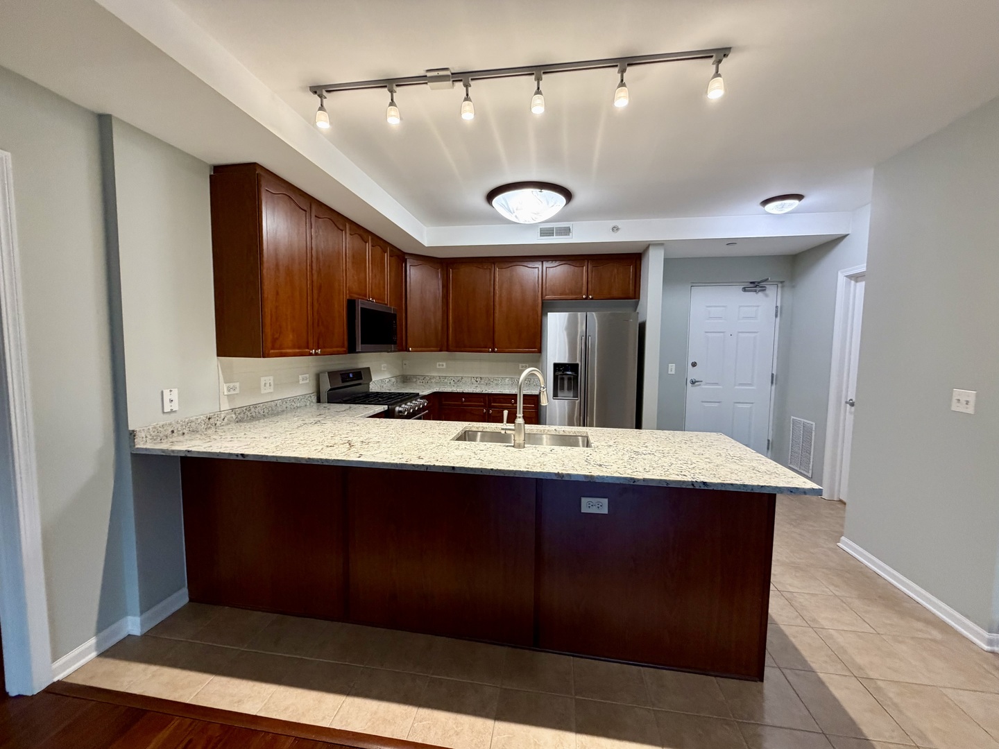 135 S York Street #228, Elmhurst, IL 60126