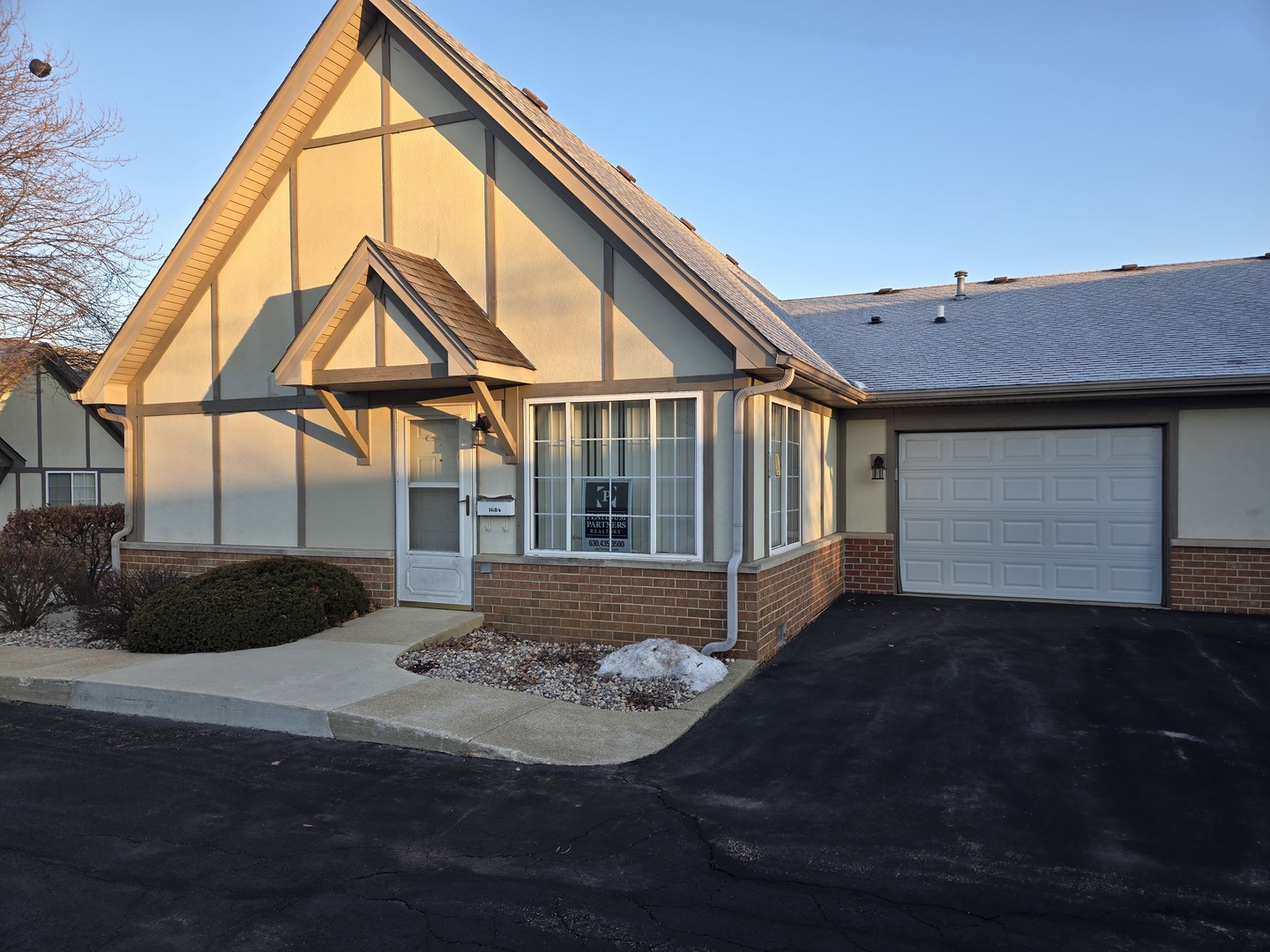 1684 Willow Circle Drive #1684, Crest Hill, IL 60403