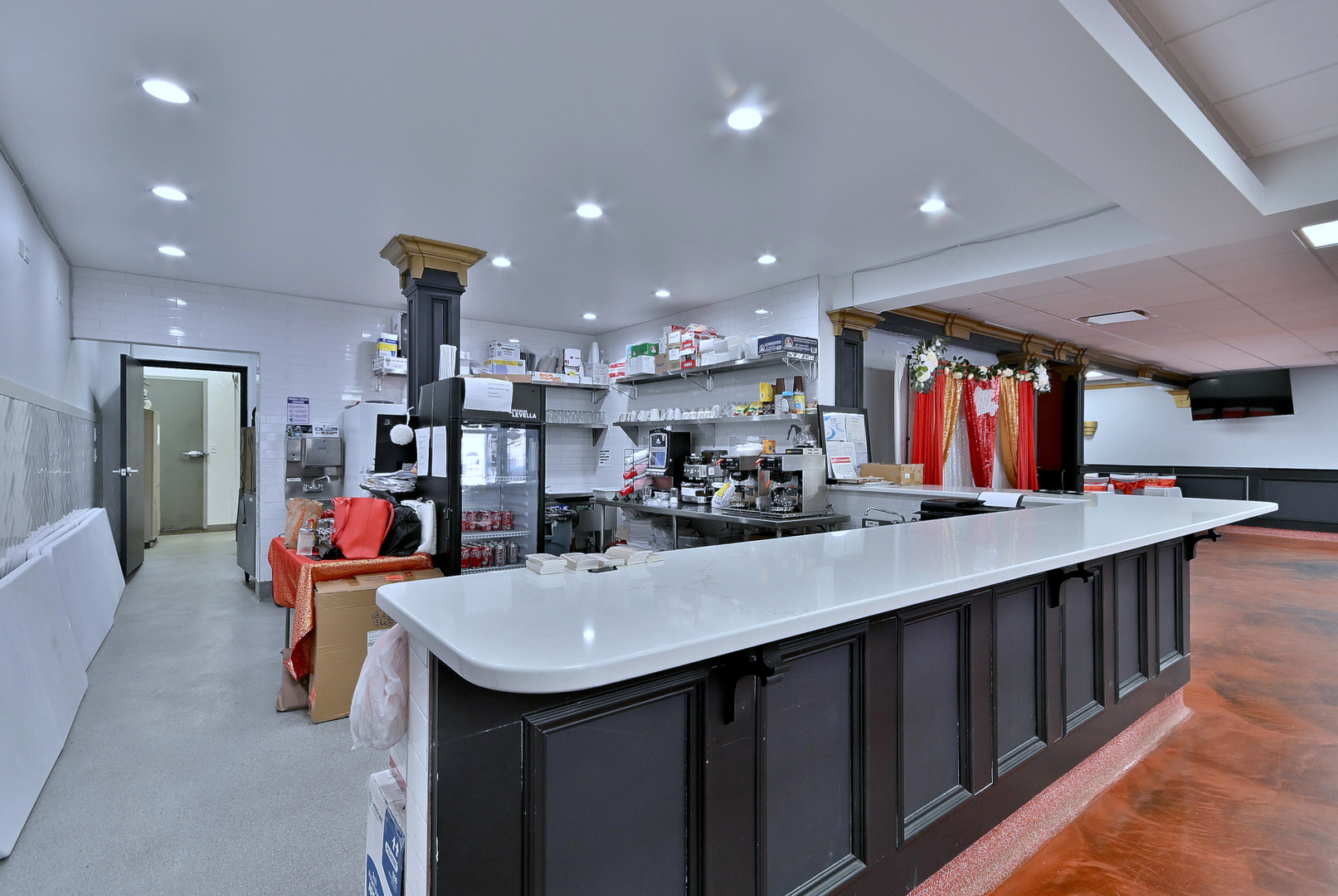 5319 W Belmont Avenue, Chicago, IL 60641