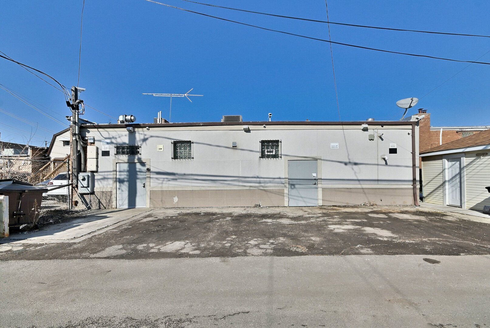 5319 W Belmont Avenue, Chicago, IL 60641