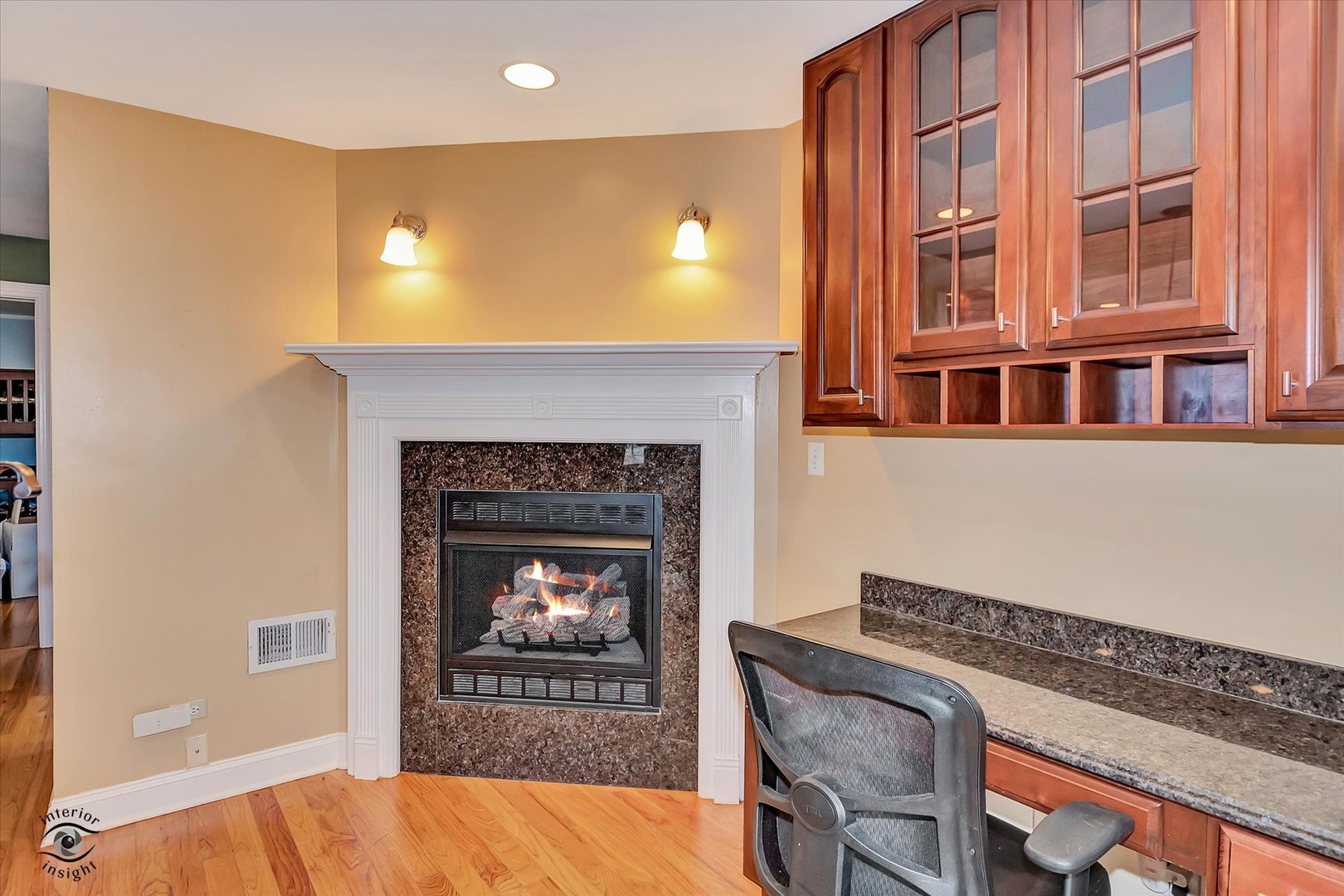 9521 S Sawyer Avenue, Evergreen Park, IL 60805