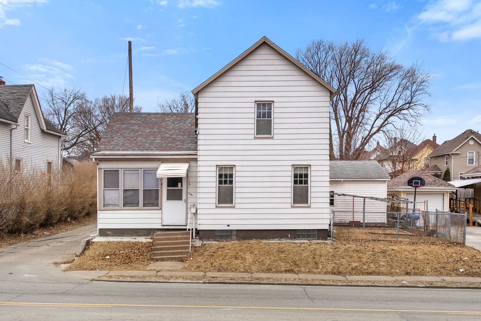 1618 N Marquette Street, Davenport, IA 52804