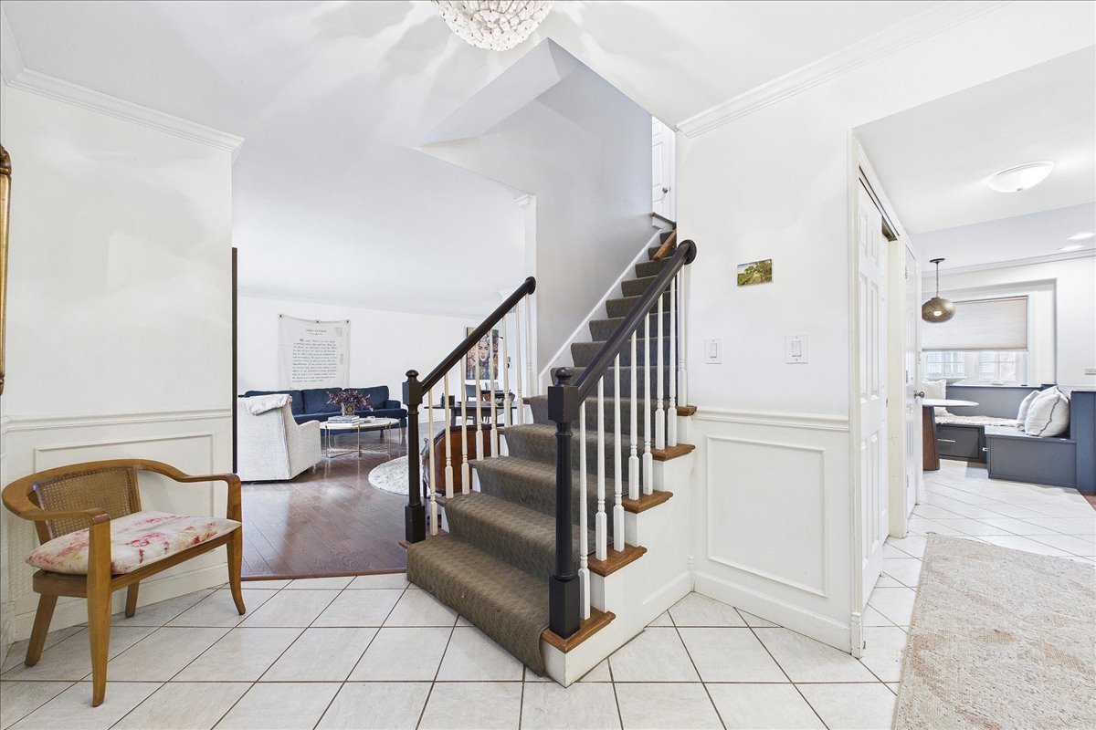 Libertyville, IL 60048