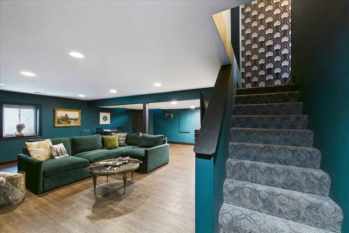 Libertyville, IL 60048