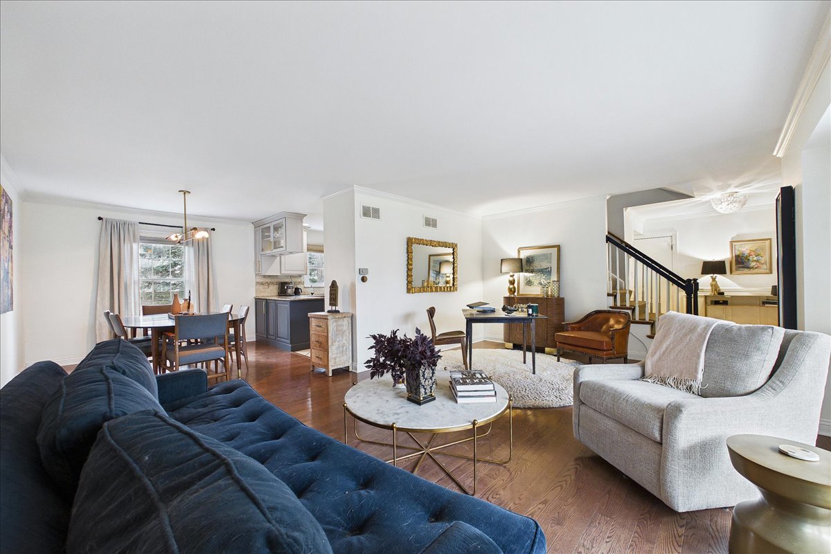 Libertyville, IL 60048