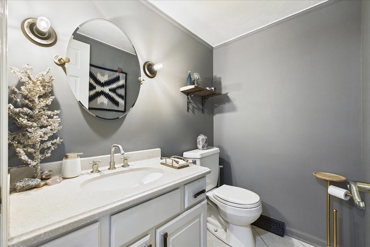 Libertyville, IL 60048