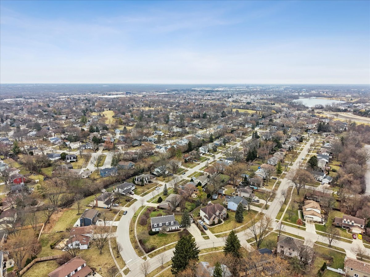 Libertyville, IL 60048