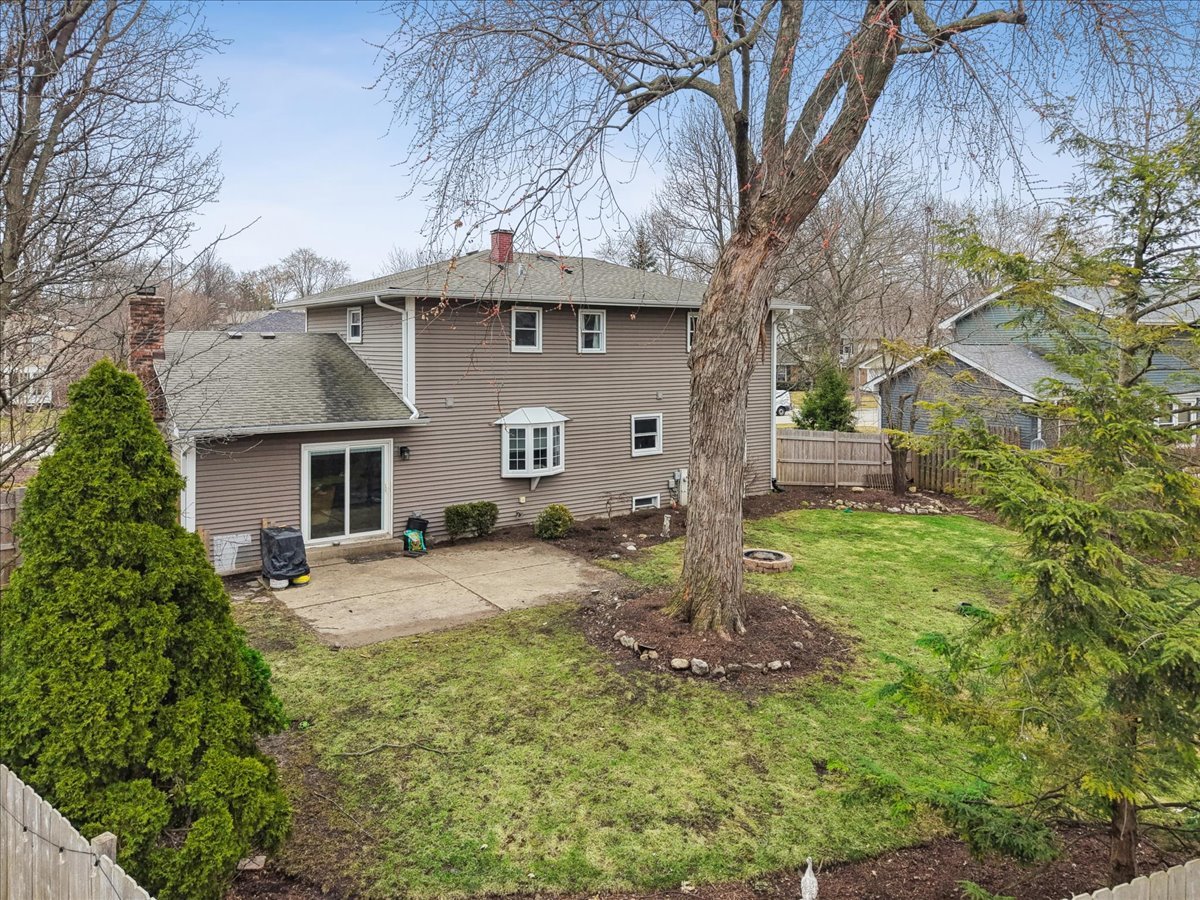 Libertyville, IL 60048