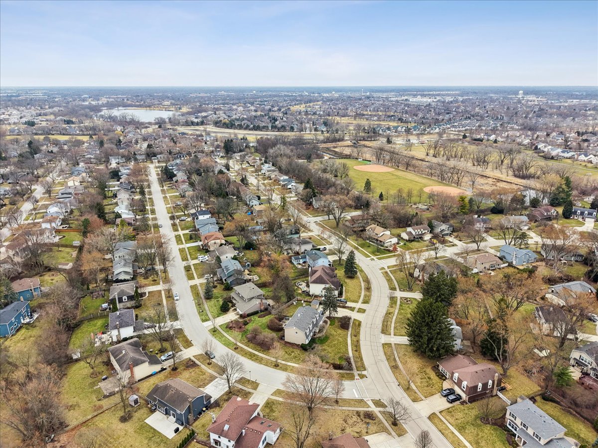 Libertyville, IL 60048