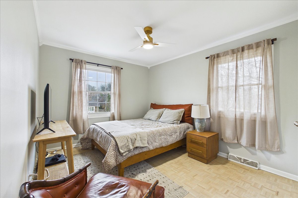 Libertyville, IL 60048