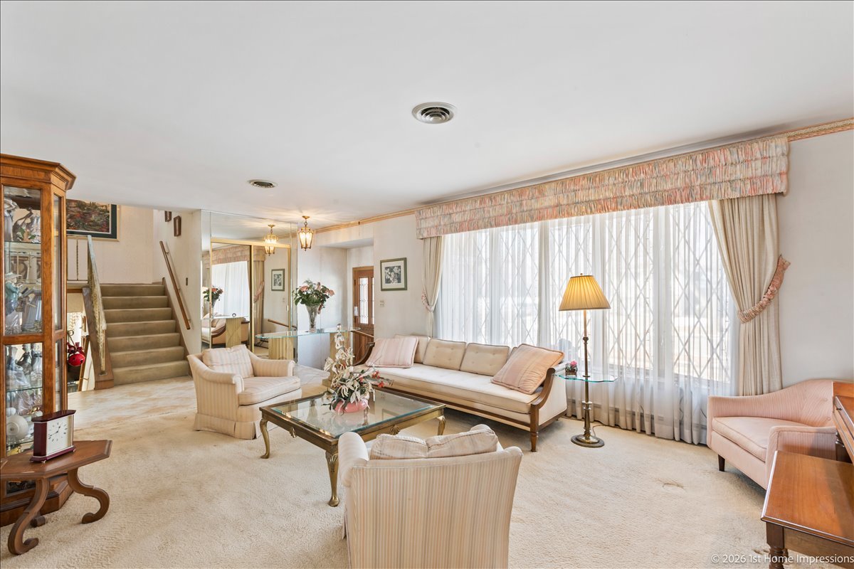 10441 Long Avenue, Oak Lawn, IL 60453